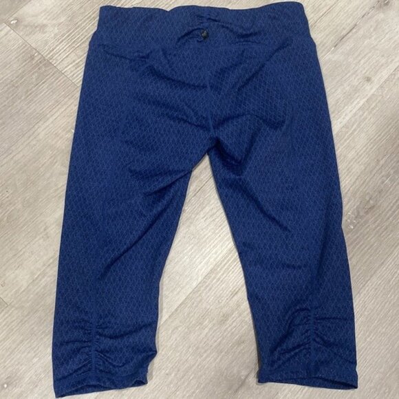 Prana workout leggings yoga size medium goes to knees - Picture 4 of 6